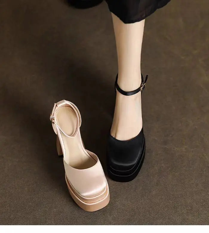 נעלי עקב סגורות בד משי - סאן