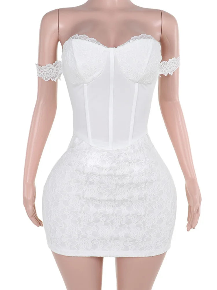 שמלת מיני תחרה צמודה בעיצוב מחוך כתפיות נופלות - פייסיס