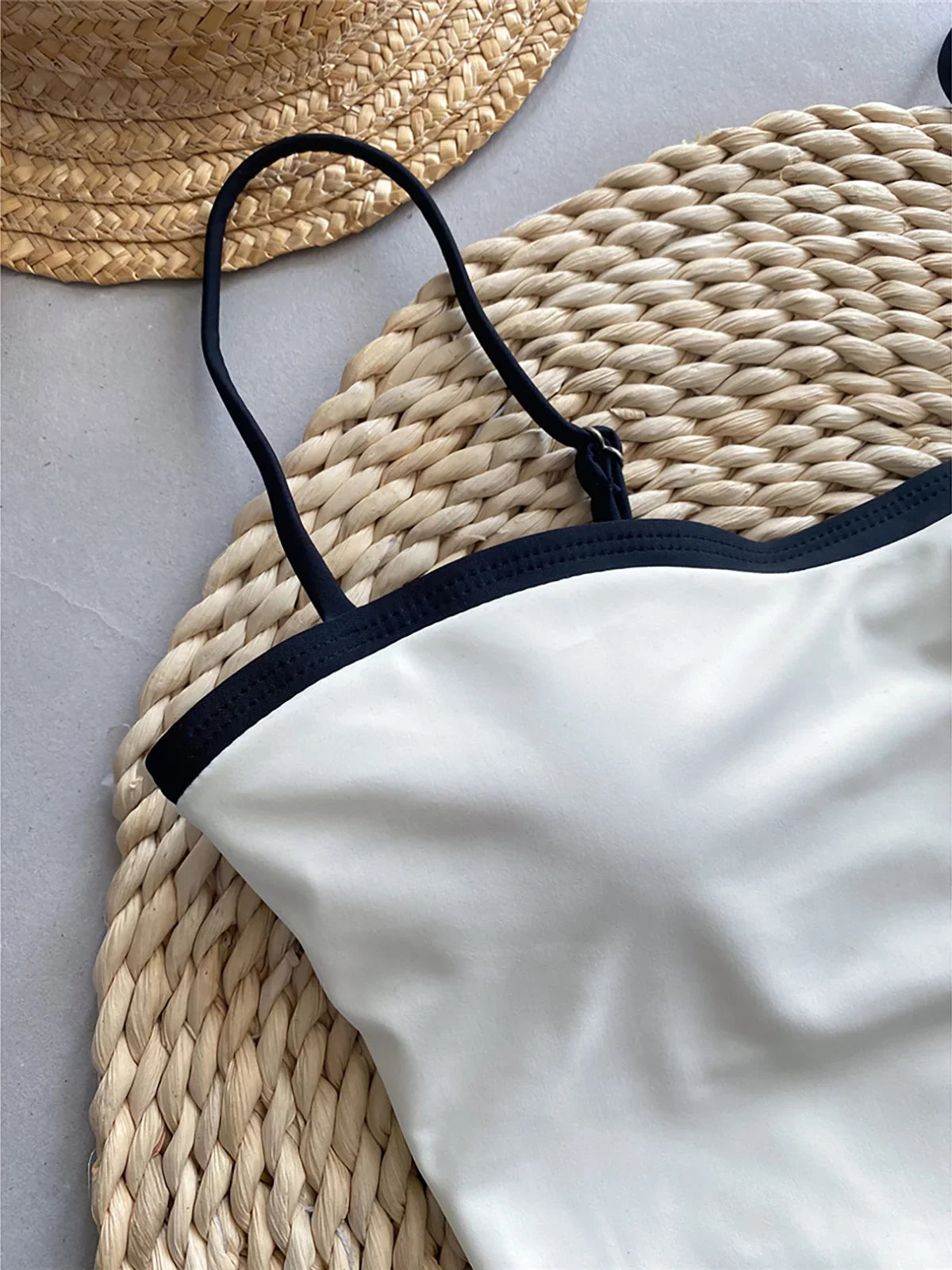 בגד ים שלם גזרה גבוהה סטייל וינטג' - חווה