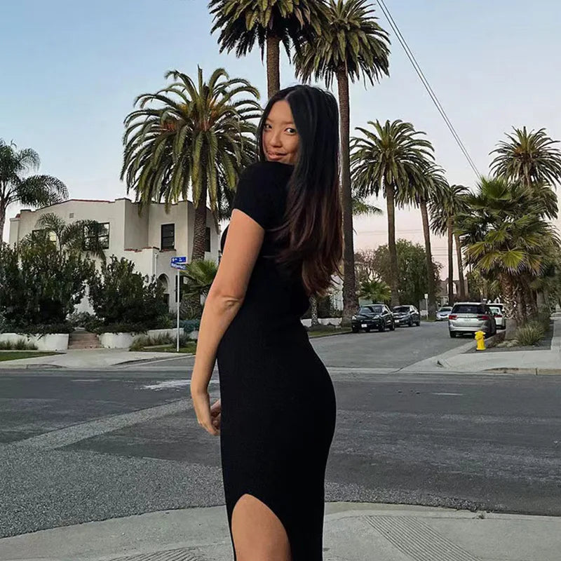 שמלת מקסי סרוגה בעיצוב שסע וצווארון פולו  - ולנטינה