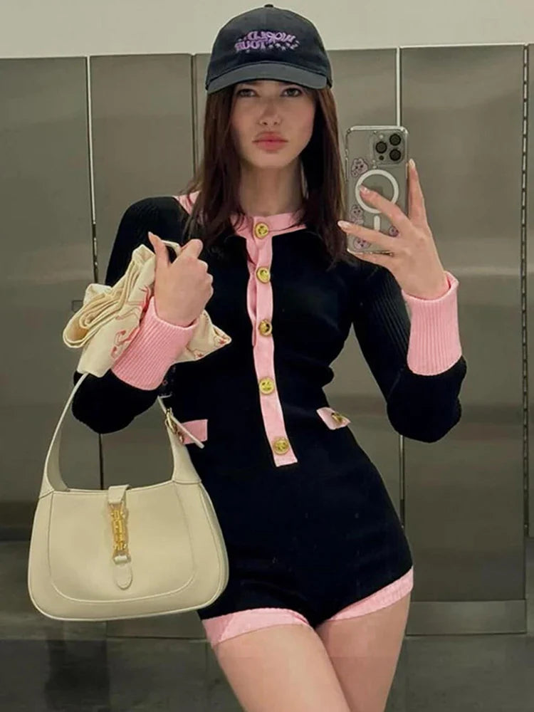 אוברול קצר סרוג בעיצוב מחויט בעיטור כפתורים - Hattie