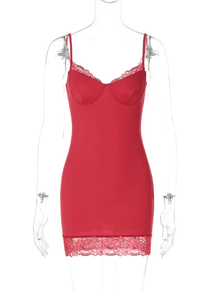 שמלת מיני צמודה בעיטור תחרה - אליס