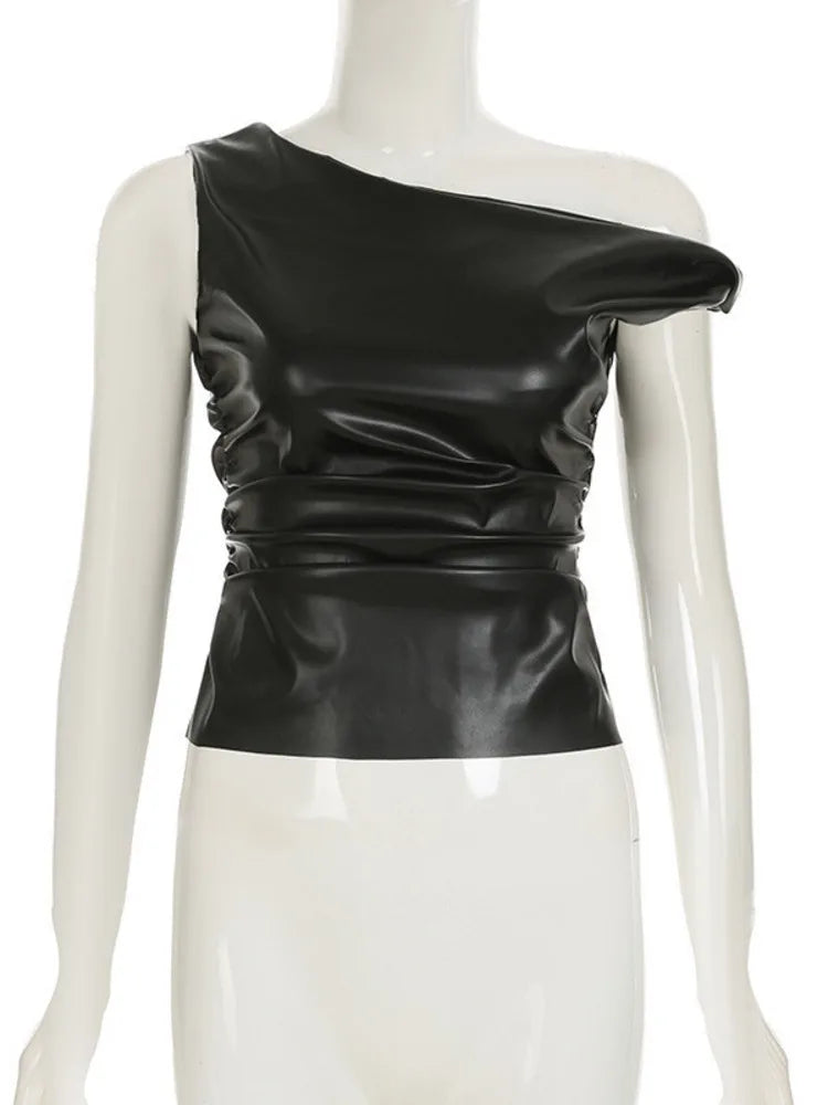 טופ דמוי עור בעיצוב אסימטרי - קמי