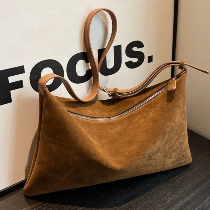 Suede bag with classic design