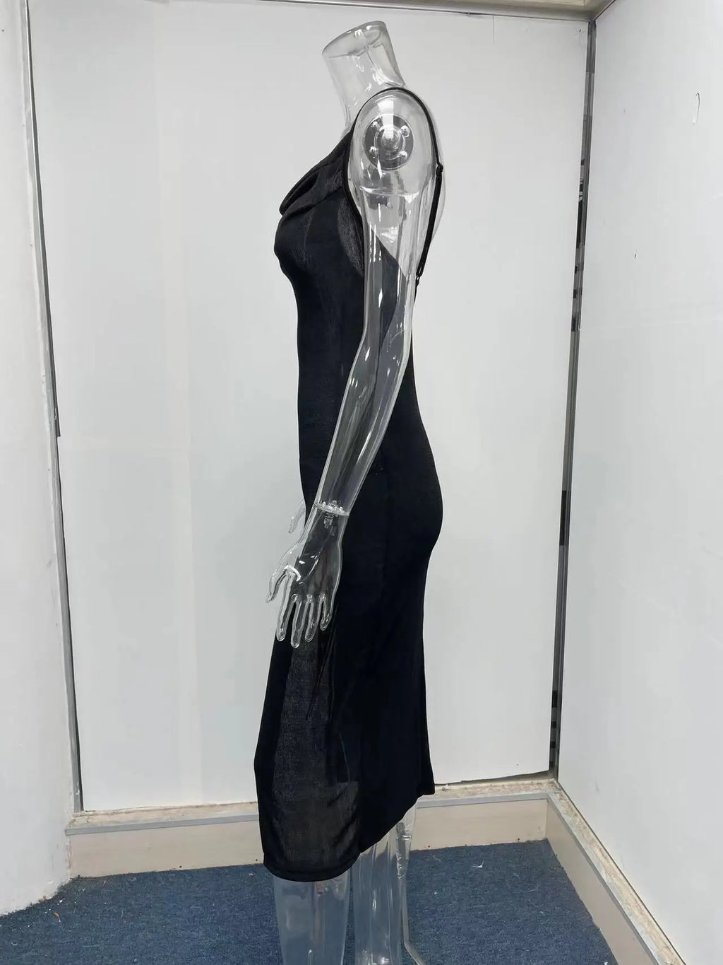 שמלת מידי קיצית סרוגה בעיטור שסע - סמייל