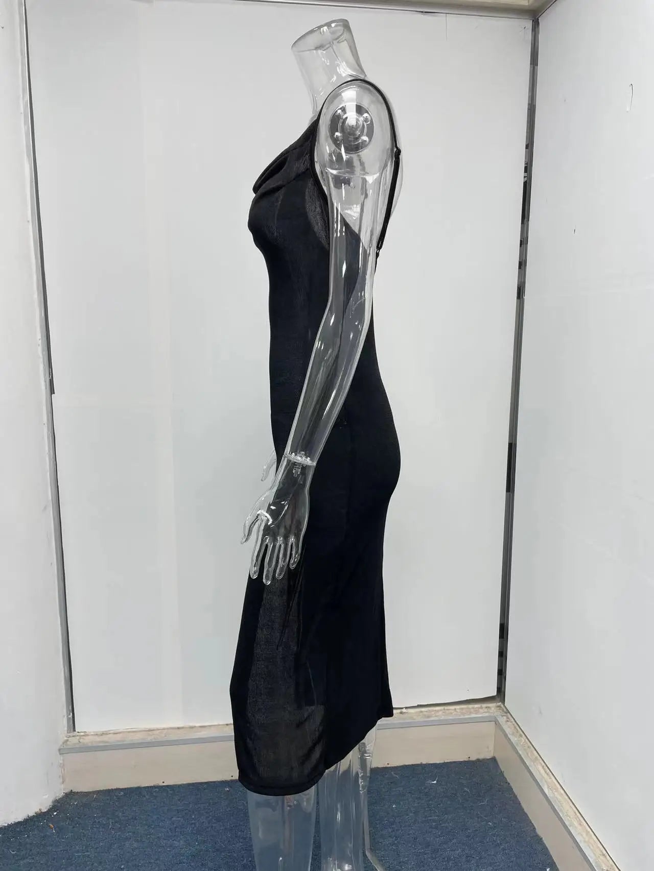 שמלת מידי קיצית סרוגה בעיטור שסע - סמייל