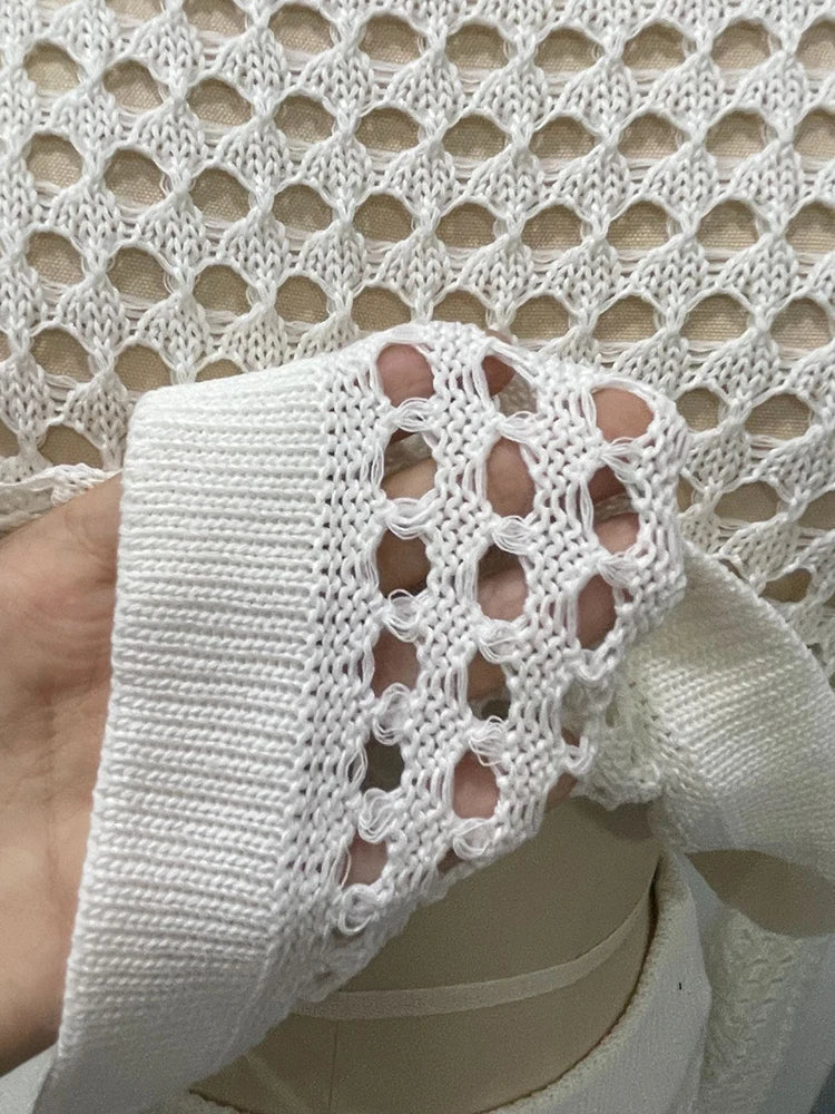 סט סרוג רשת שני חלקים חצאית מקסי וחולצת בטן - בלנקה