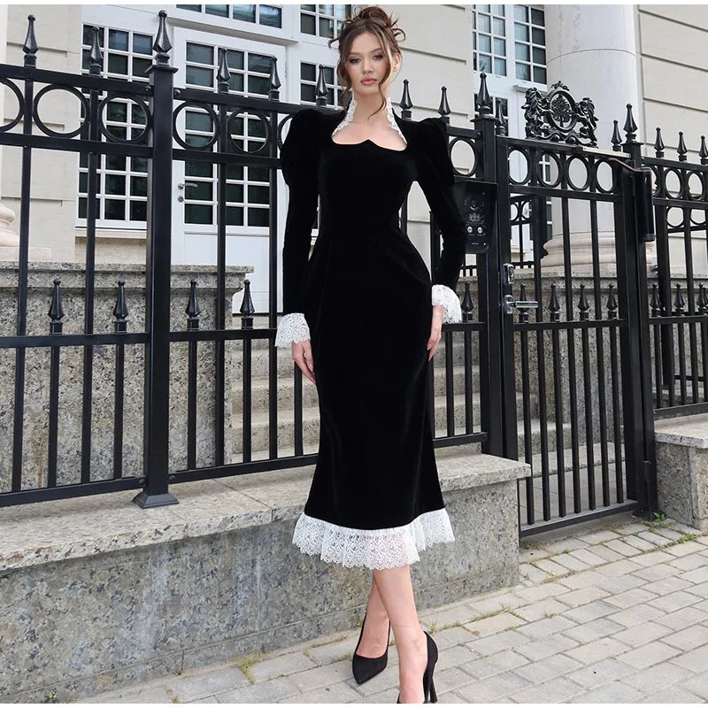 שמלת מקסי קטיפה בעיטור תחרה  - Saylor