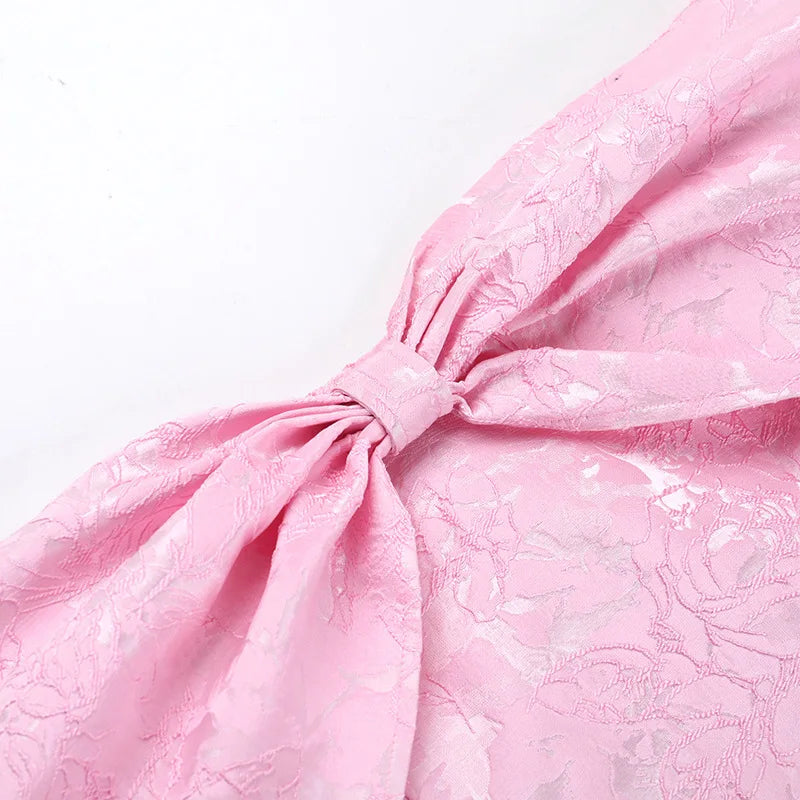 שמלת מיני בגזרת A בעיצוב פפיון בעיטור רקמת איורי פרחים - Lenora