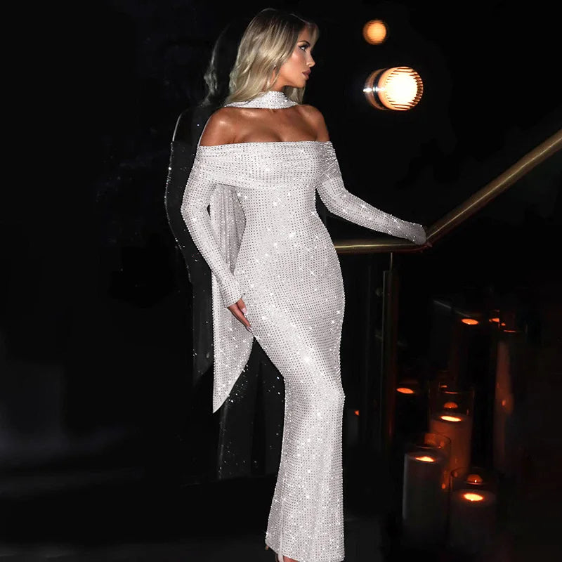 שמלת מקסי כתפיים חשופות בעיטור זרקונים מנצנצים וצעיף תואם - סנדרה