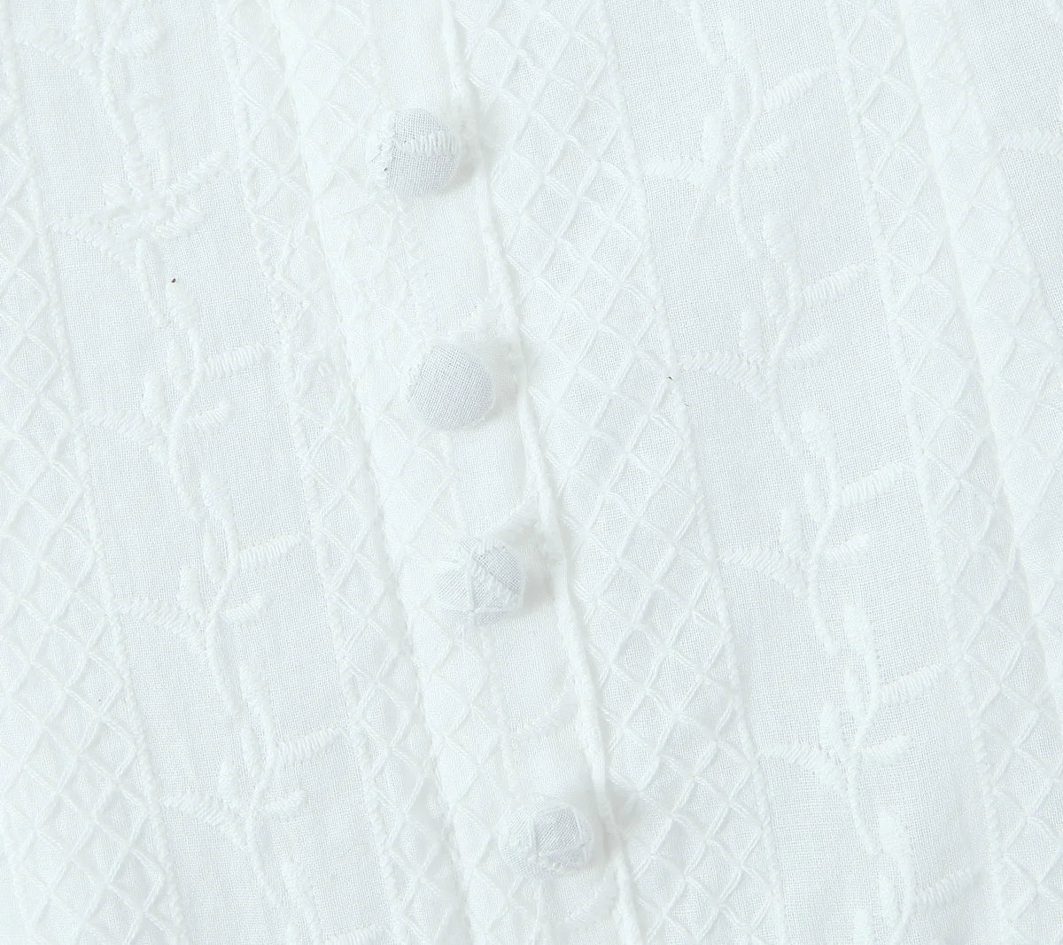 שמלת מיני בעיצוב רקמה בעיטור כפתורים - שקד