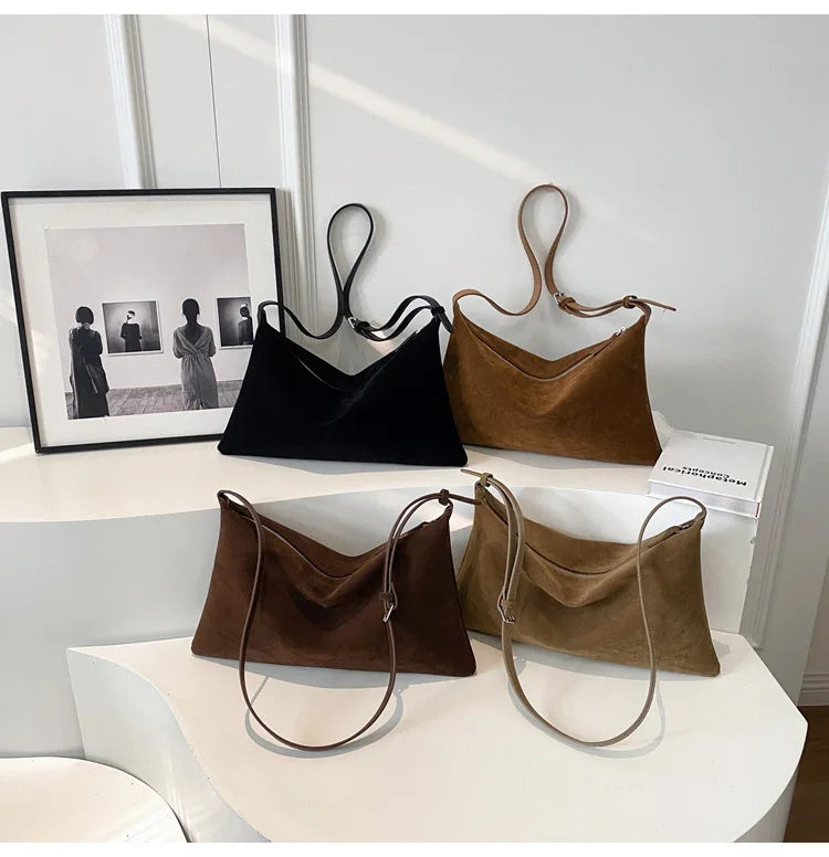 Suede bag with classic design