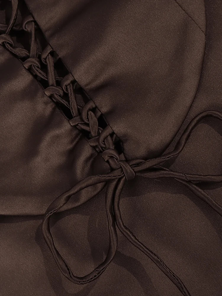 שמלת מיני סאטן בעיצוב קשירה בעיטור תחרה - ג'סי