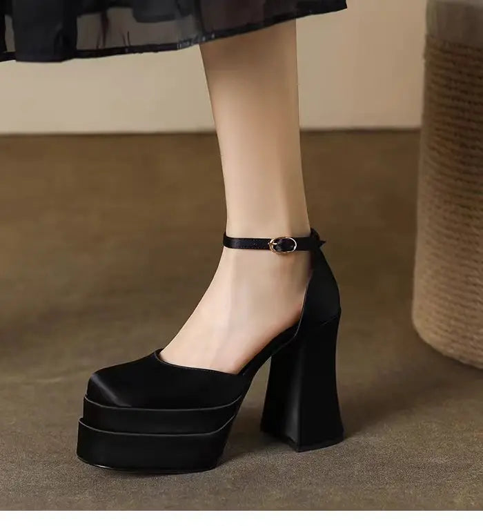 נעלי עקב סגורות בד משי - סאן