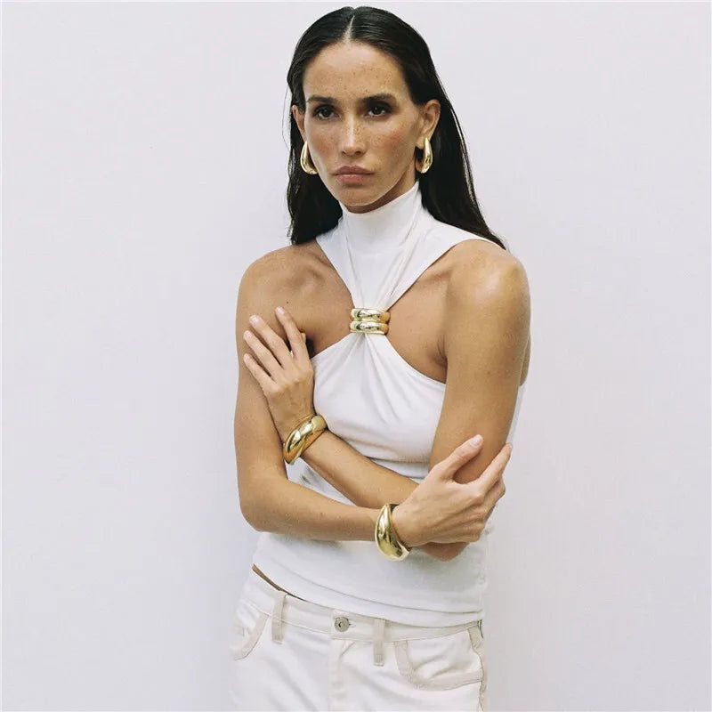 טופ גופייה בעיצוב גולף בעיטור אבזם - מויה