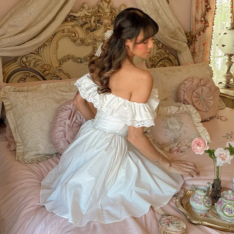 שמלת מיני בעיצוב כפרי כתפיים חשופות בעיטור תחרה - לאלי