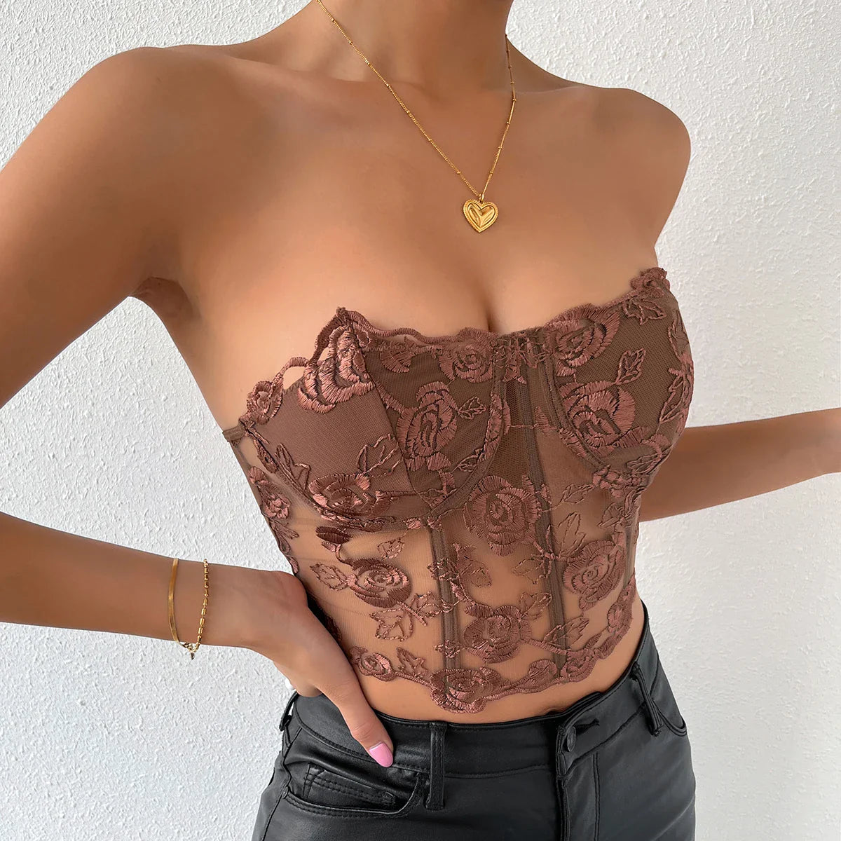 טופ סטרפלס רשת בעיטור רקמת פרחים - נויה לי