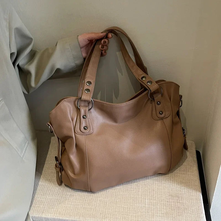 Retro design faux leather bag