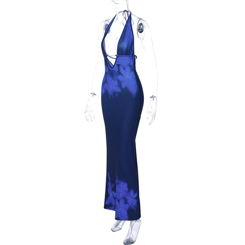 שמלת מקסי בהדפס פרחים קשירה בצוואר בעיטור שרשרת בחזה בעיצוב גב פתוח ומחשוף V  - בלוברי