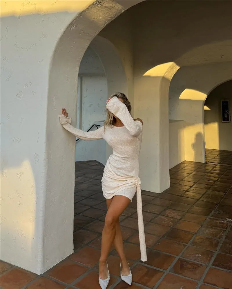 שמלת מיני סרוגה בעיצוב פרח ושובל גב פתוח - מאליה