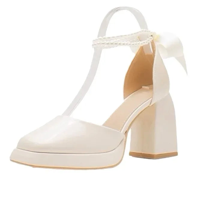 נעלי עקב דמוי עור מבריקות בעיטור פנינים ופפיון - ויויאן