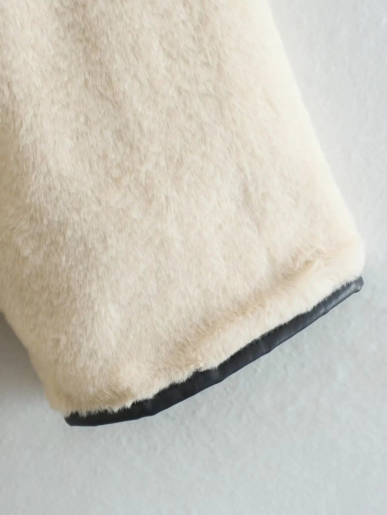 מעיל צמר פרווה סגירת כפתורים בעיצוב וינטג' - יאן