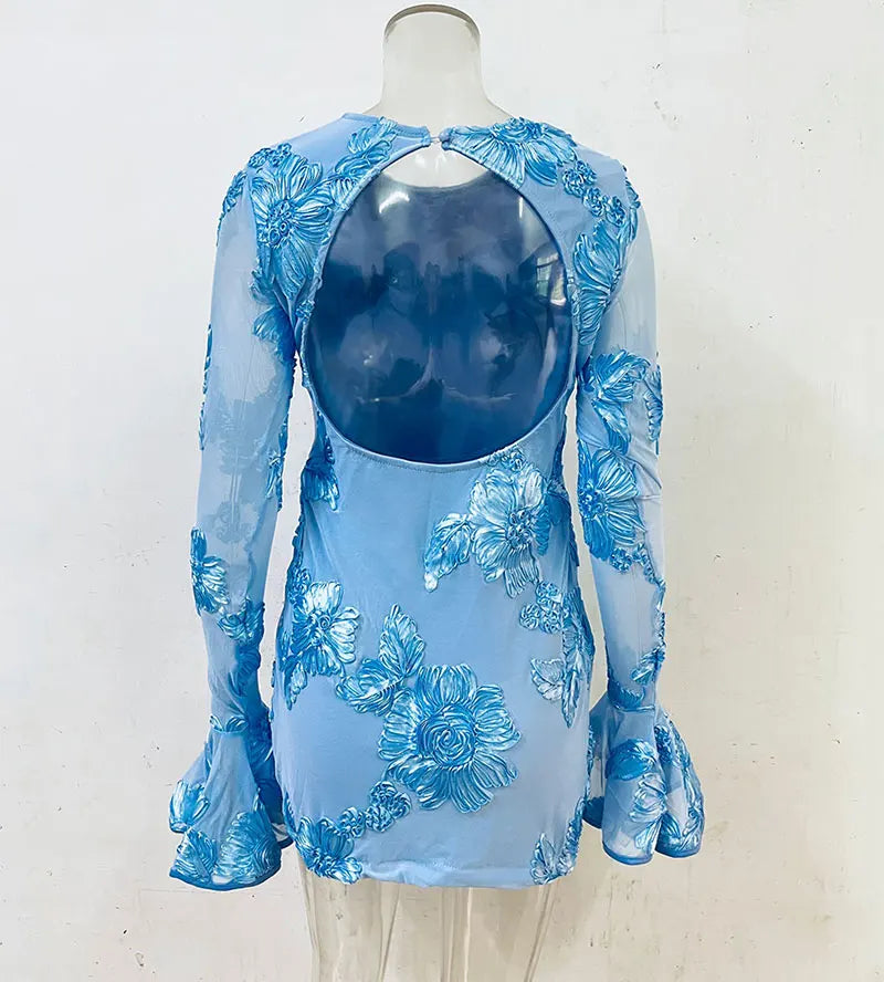 שמלת מיני בעיטור רקמת פרחים גב פתוח - מיכאלה