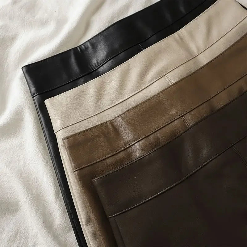 חצאית מיני דמוי עור גזרת A גבוהה - היילי