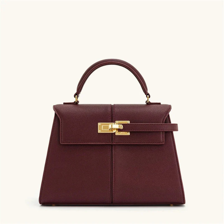 Leather bag with luxury design