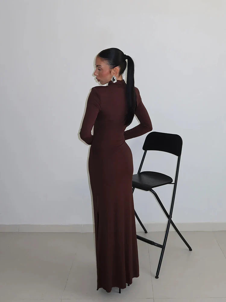 שמלת מקסי אלגנטית בעיצוב פתח בעיטור שסע וצווארון גולף - Eliana