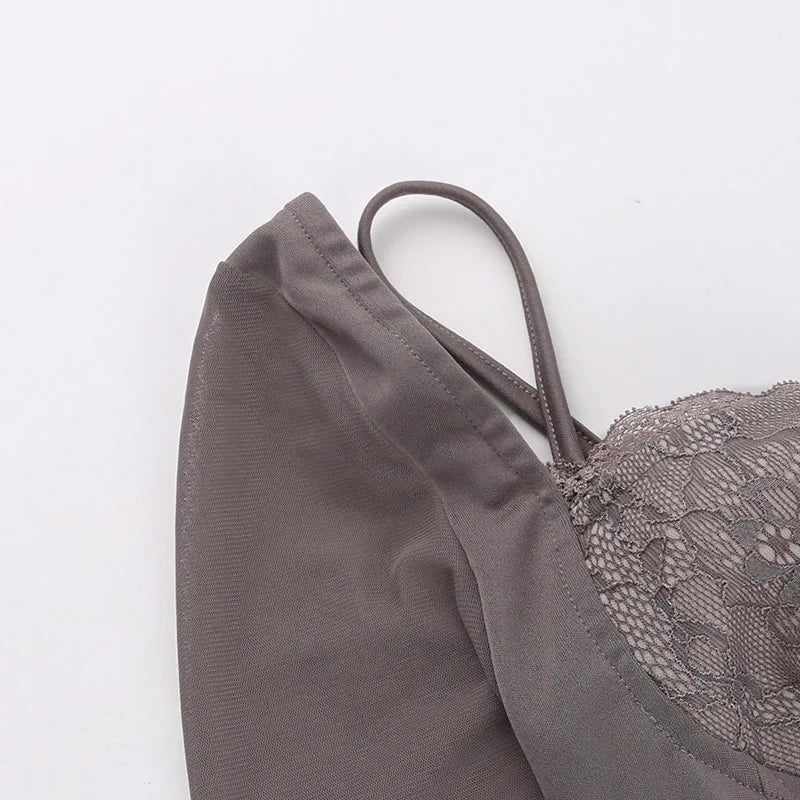 שמלת מידי בעיצוב מחוך בד מחטב בעיטור תחרה - קורי