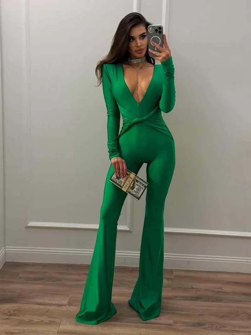 אוברול צמוד ארוך בד מחטב בעיצוב מחשוף V עמוק בעיטור קרוס - לייני