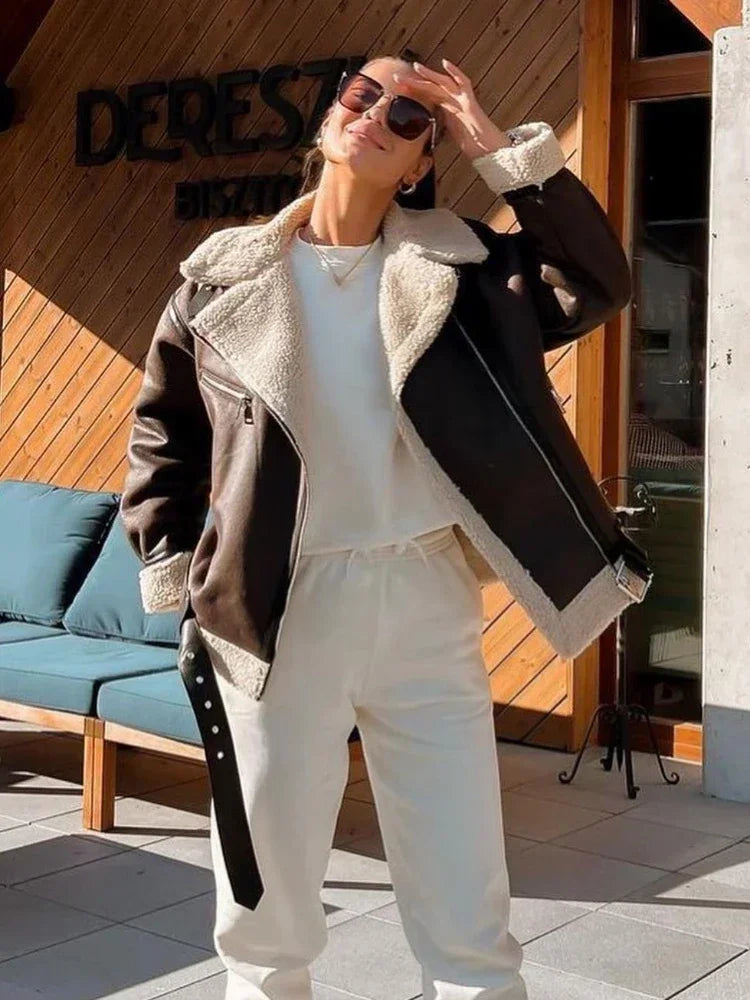 מעיל עור פרווה פנימית בעיצוב אוברסייז - קאיה