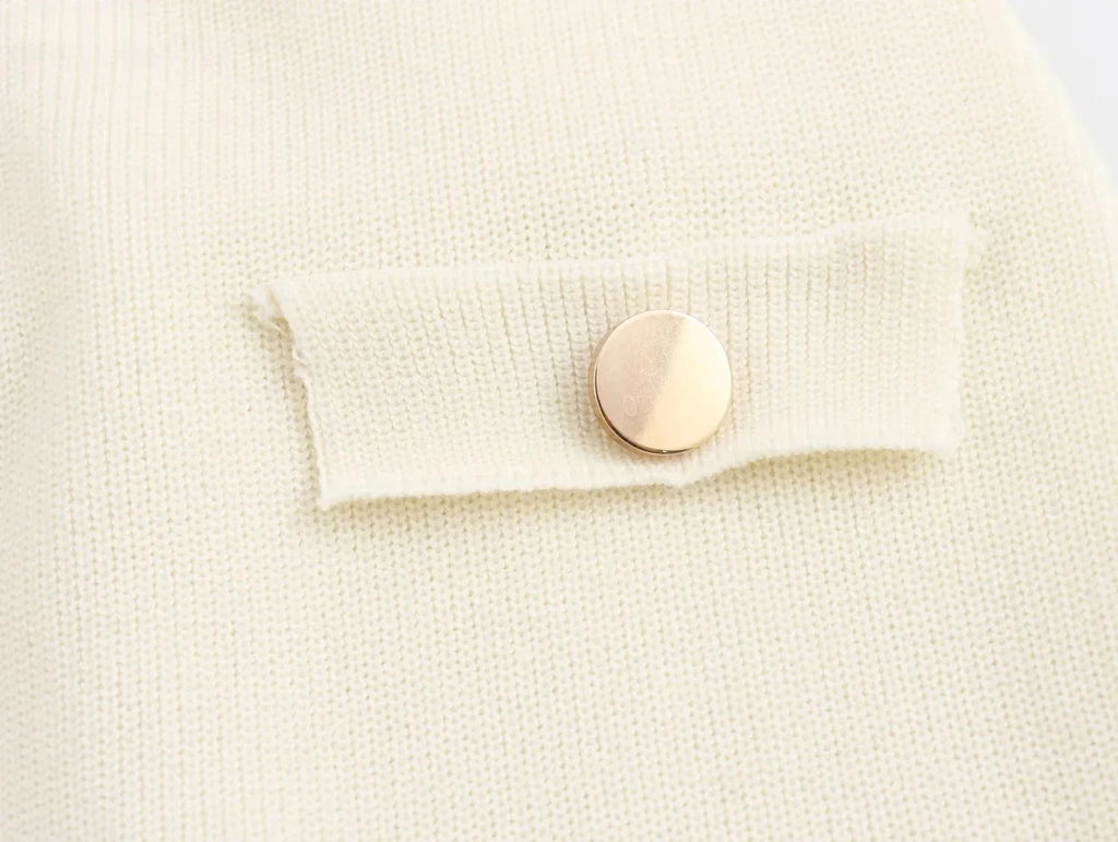 שמלת מידי אלגנטית סרוגה בעיטור כפתורים ושסע קטן - פייר