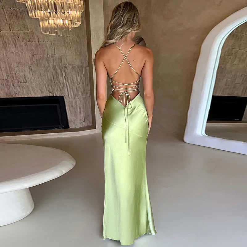 שמלת מקסי סאטן בעיצוב שסע וקשירות בגב - לואן