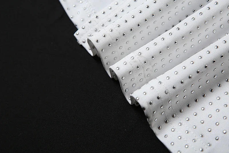 שמלת מקסי כתפיים חשופות בעיטור זרקונים מנצנצים וצעיף תואם - סנדרה