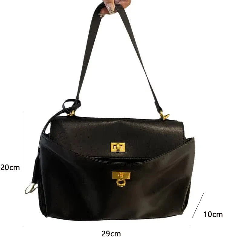 Leather bag with luxury design