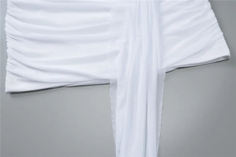 סט שני חלקים חצאית מיני כיווצים בעיטור שובל וחולצת רשת בעיצוב כיווצים - בריטני