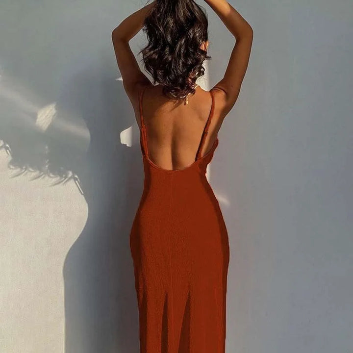 שמלת מידי קיצית סרוגה בעיטור שסע - סמייל