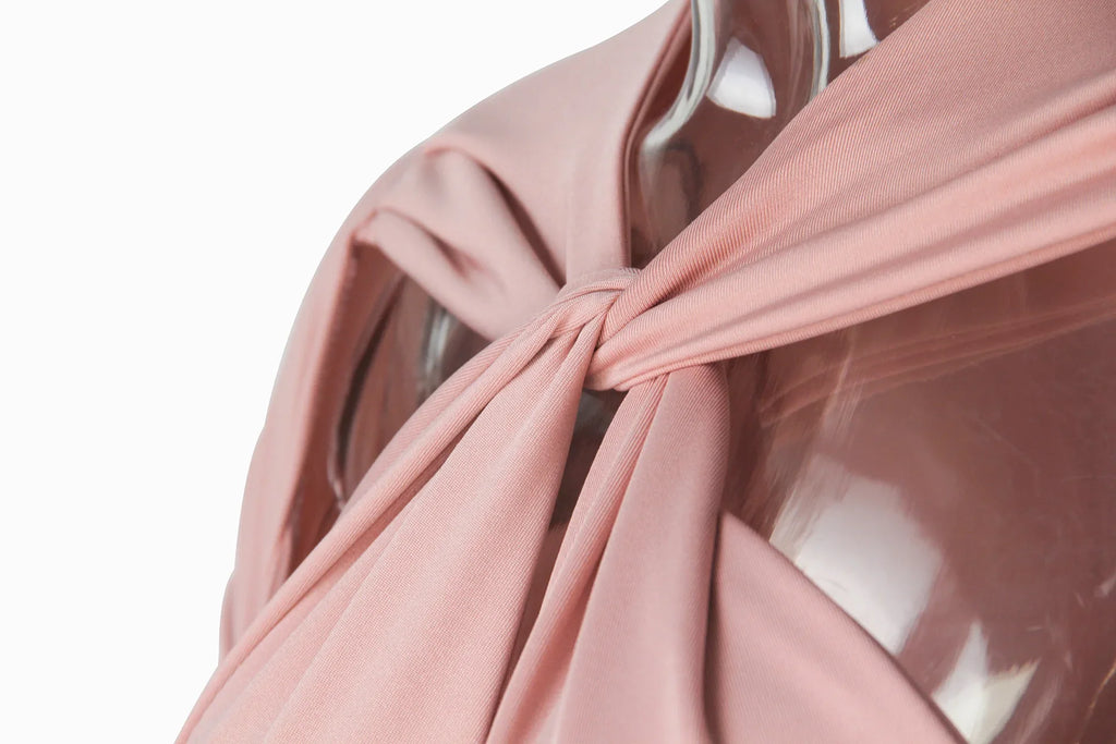 שמלת מיני כיווצים בגזרת מחוך בעיצוב קרוס ופתחים - PIA