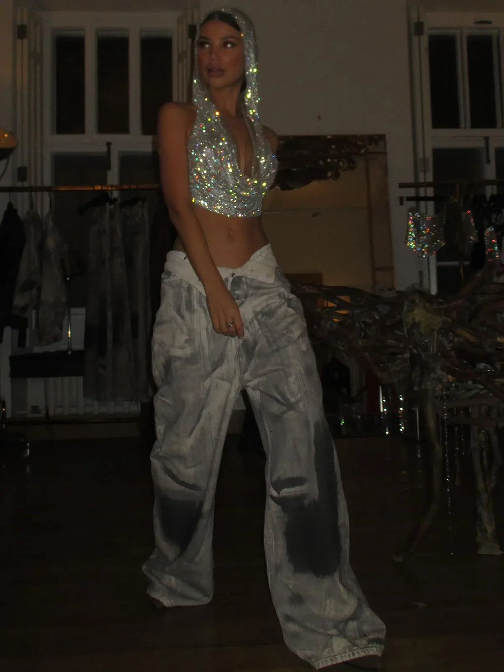 טופ זרקונים מנצנץ בעיצוב כובע גב פתוח - Willow