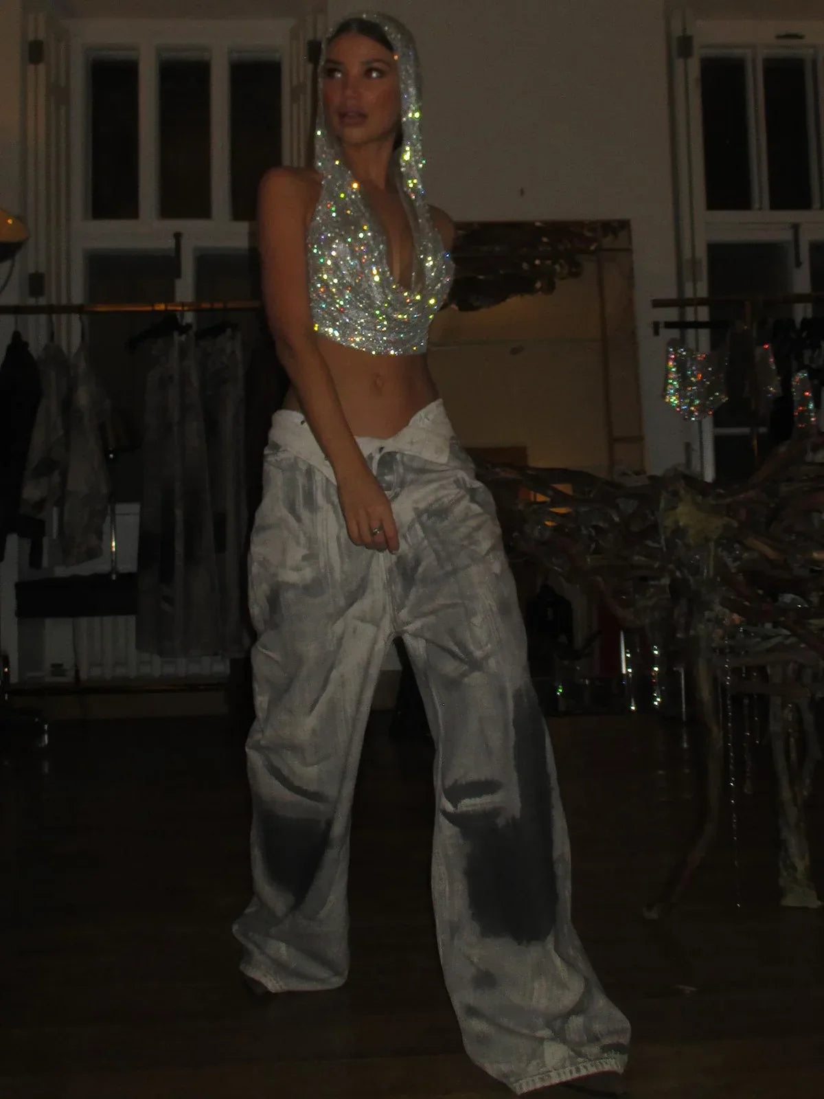 טופ זרקונים מנצנץ בעיצוב כובע גב פתוח - Willow