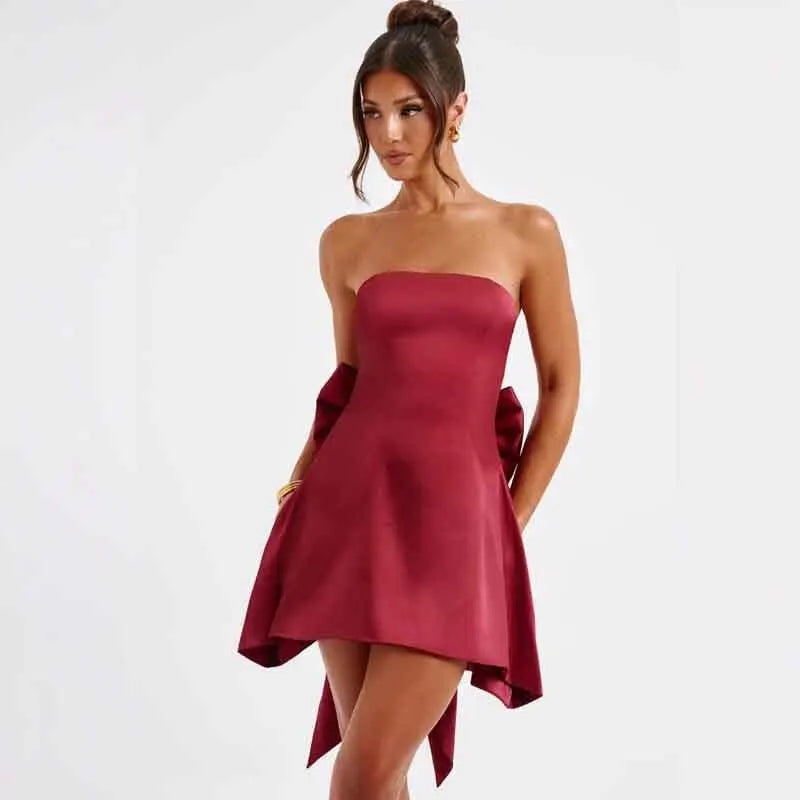 שמלת מיני סטרפלס סאטן בגזרת A בעיטור פפיון בעיצוב אסימטרי - Roselyn