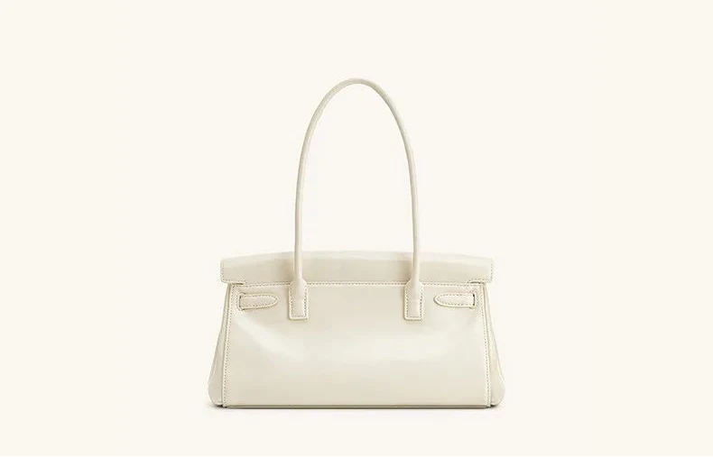 Leather bag with luxury design