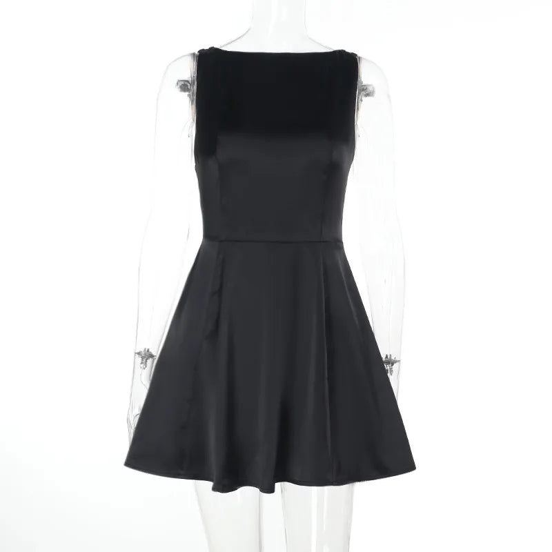 שמלת מיני משי סאטן בגזרת A גב פתוח בעיטור פפיון - ELLIE