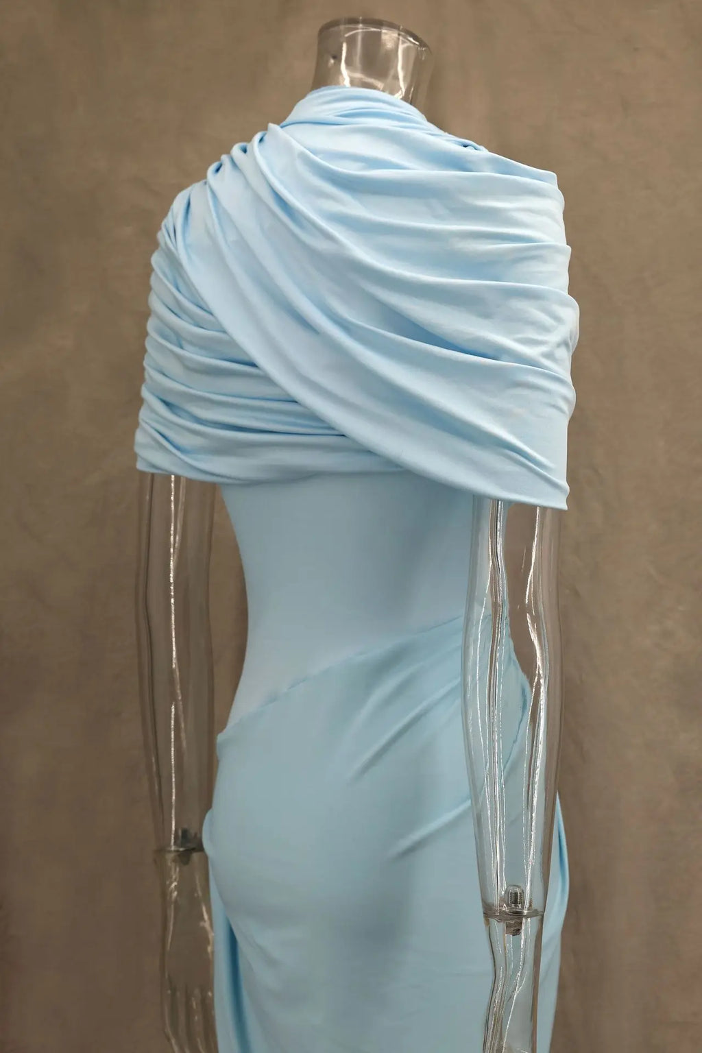 שמלת מקסי יוקרתית בעיצוב קיפולים - אמנדה