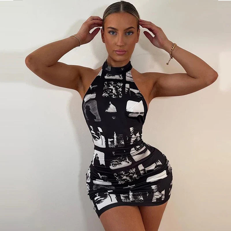 שמלת מיני קולר בעיצוב הדפס מונוכרום - Tessa