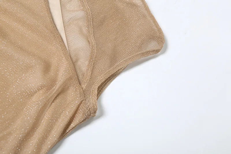 שמלת מקסי רשת נצנצים בעיצוב כיווצים וקשירה בעיטור שסע - August