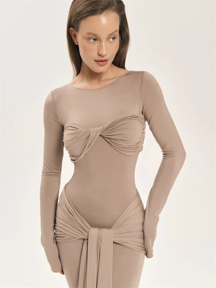 שמלת מקסי צנועה בעיצוב כיווצים וקשירה - נאהב