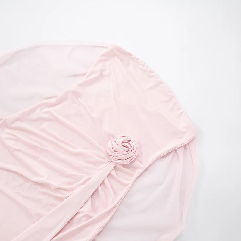 שמלת מקסי סטרפלס בעיצוב שסע ושובל שיפון בעיטור פרח - אנג'לס